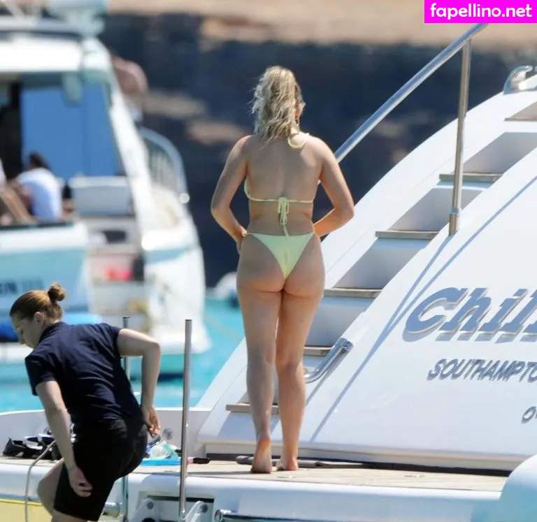 perrieedwards Nude Leaked OnlyFans Photo #NrF6ELok8x