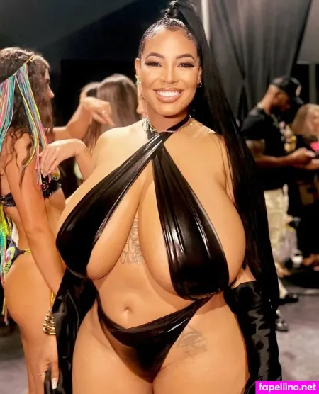 Persephanii 32 OnlyFans Thumbnail #nvdb3ccl7S