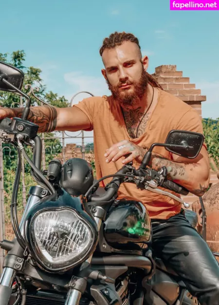 Pervertmilan OnlyFans Thumbnail #LVfj5T2gA3