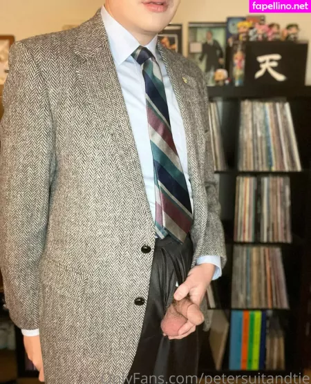 Petersuitandtie OnlyFans Thumbnail #b03w7BcIAE