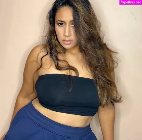 Petite Blonde OnlyFans Thumbnail #9wZxiRNYft