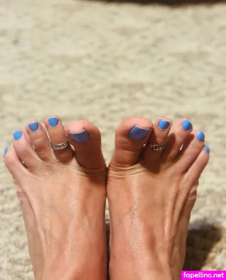 Petite F33t OnlyFans Thumbnail #5OxRJHKw4B