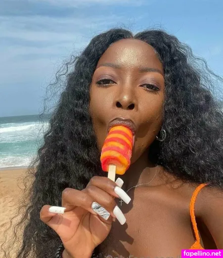 Petite Mini OnlyFans Thumbnail #UHUSpS13KB