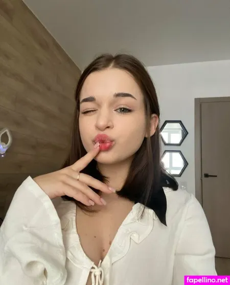 Petite Olya Vip OnlyFans Thumbnail #hOIMOp0imf