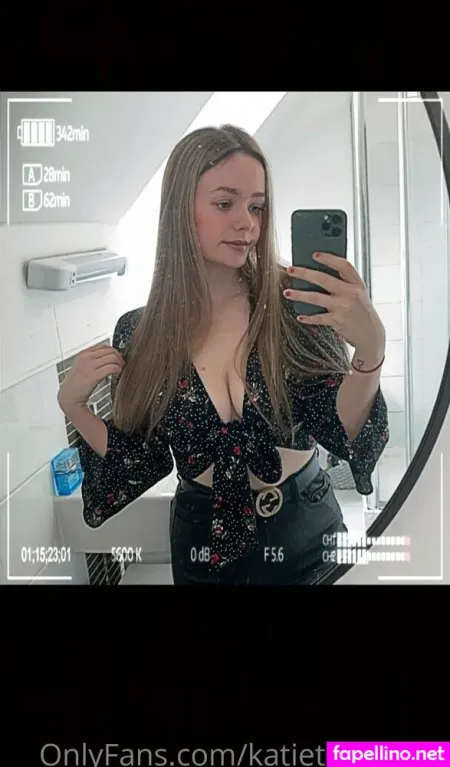 Petiteblondey2 OnlyFans Thumbnail #DwtGu8zXvP