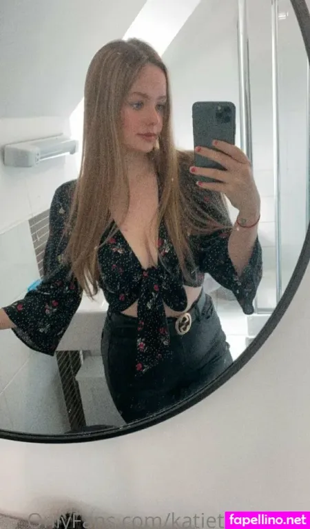 Petiteblondey2 OnlyFans Thumbnail #JT1Lkxn8Nu