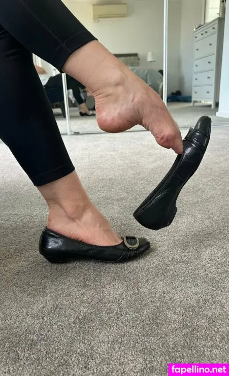 Petitefeet3535aus OnlyFans Thumbnail #zTyER0ART7