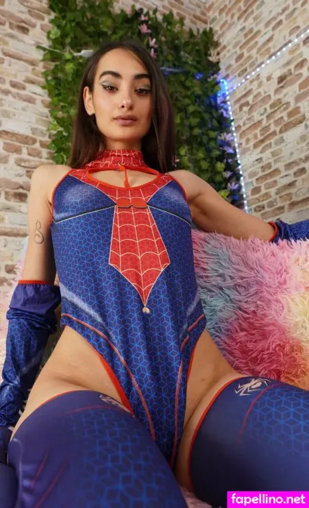 Petitenikky 1 OnlyFans Thumbnail #sW8nd2C1Qr
