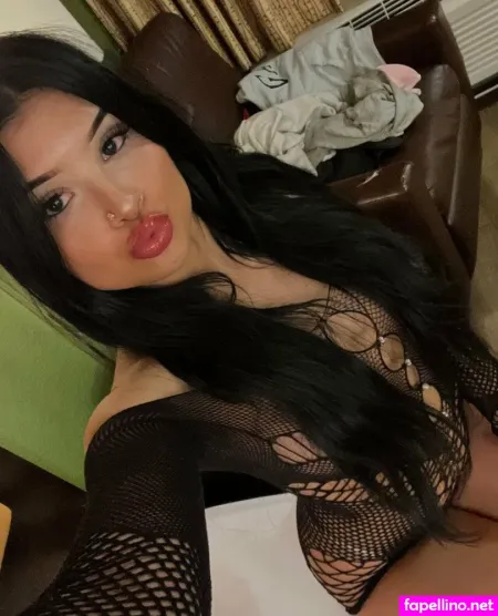 Petitequennn Main Profile Photo