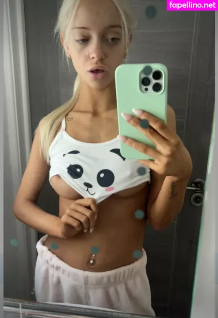 Petitesneakylink 1 OnlyFans Thumbnail #rtDEACBqvP