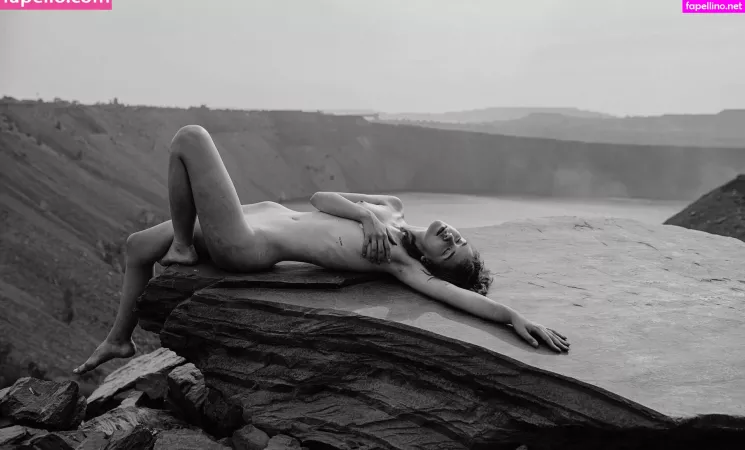 Petitesofi OnlyFans Thumbnail #zWGyT4eygP