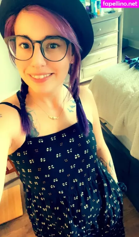 Petitetreat OnlyFans Thumbnail #62EoWxCTop