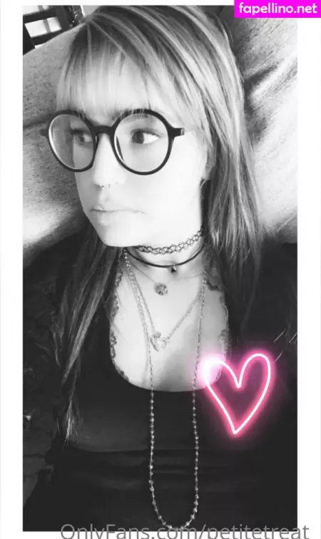 Petitetreat OnlyFans Thumbnail #8ID35Lfr3G