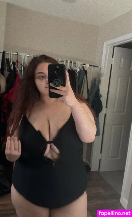 Peytiecakes OnlyFans Thumbnail #9k6KyuwiN2