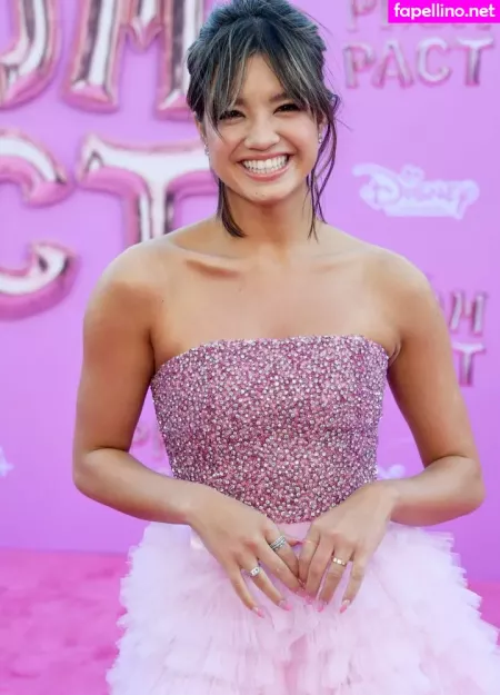 Peyton Elizabeth Lee OnlyFans Thumbnail #t7NRUOaq4T