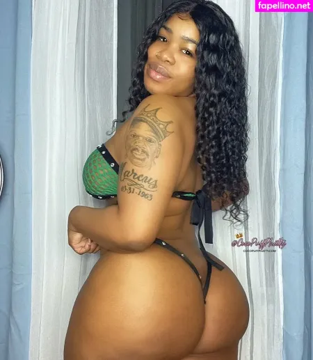 Phattgirlcoco OnlyFans Thumbnail #q7W4Av9Hph