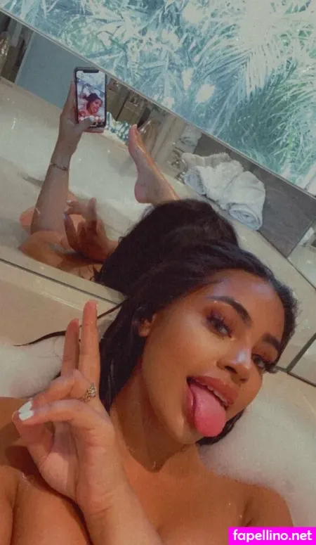 Phia Fantasyx OnlyFans Thumbnail #98v0ExvfhE