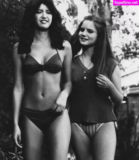 Phoebe Cates OnlyFans Thumbnail #CuO8Nm4gbk