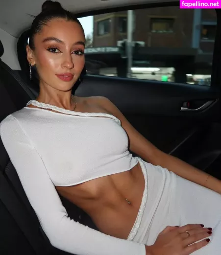 Phoebe Chakar OnlyFans Thumbnail #1Du9UDWhgJ