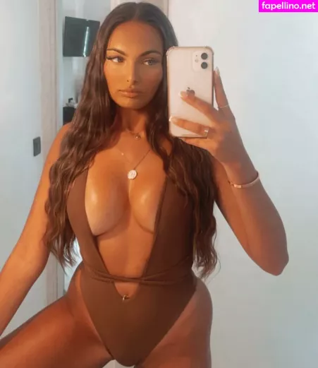 Phoebe Collin OnlyFans Thumbnail #7wnR37amEs