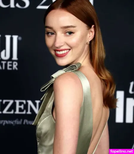 Phoebe Dynevor OnlyFans Thumbnail #5aQ70PutPZ