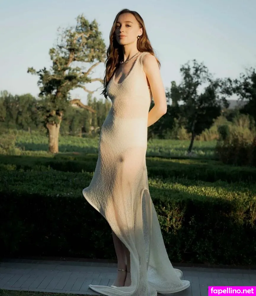 Phoebe Dynevor, phoebedynevor Nude Leaked OnlyFans Photo #FyEzfXfKTv