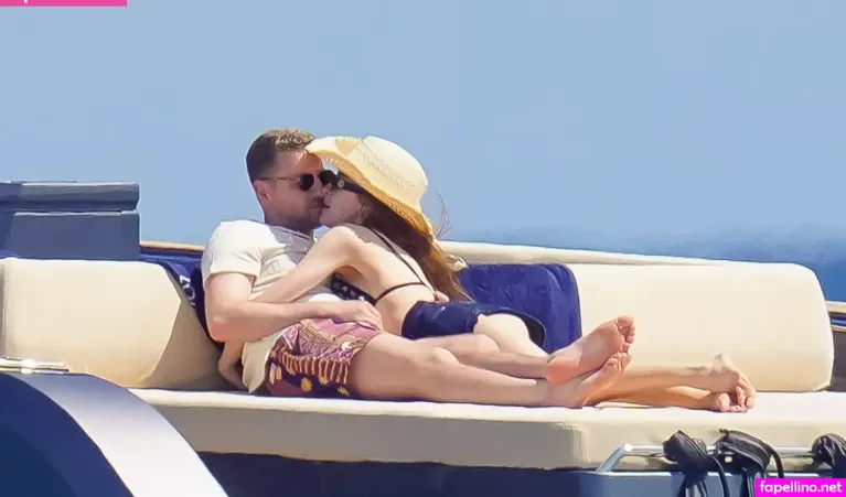 Phoebe Dynevor OnlyFans Thumbnail #YVimwbl525