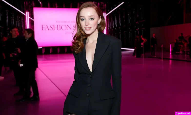 Phoebe Dynevor OnlyFans Thumbnail #h8uiLNITRl