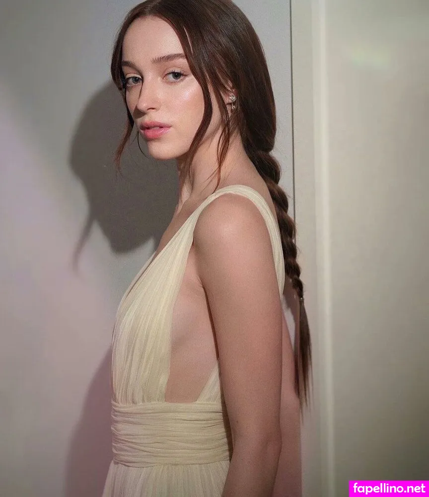 Phoebe Dynevor, phoebedynevor Nude Leaked OnlyFans Photo #uexp74oE7R