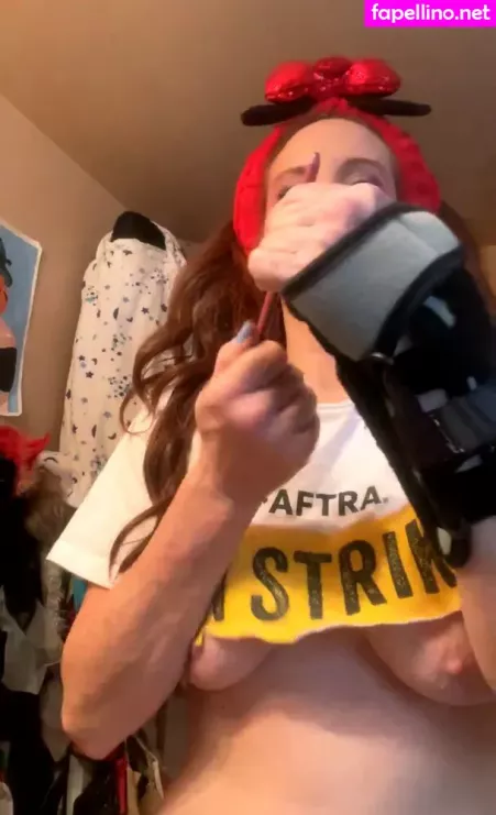Phoebe Price 1 OnlyFans Thumbnail #F1ov47NNna