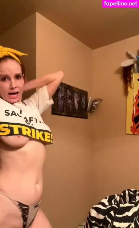 Phoebe Price 1 OnlyFans Thumbnail #PKMtTW1nKX