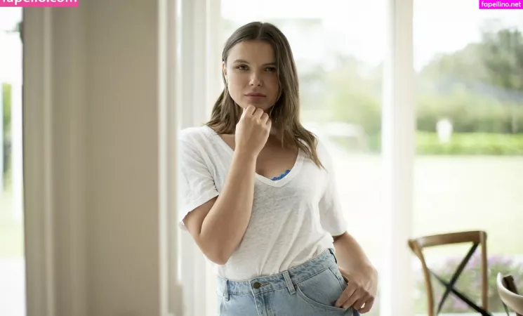 Phoebe Roberts OnlyFans Thumbnail #57BkIE9ANl
