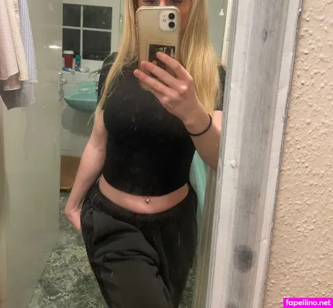 Phoebe Whitehouse OnlyFans Thumbnail #Dus7m3rea8
