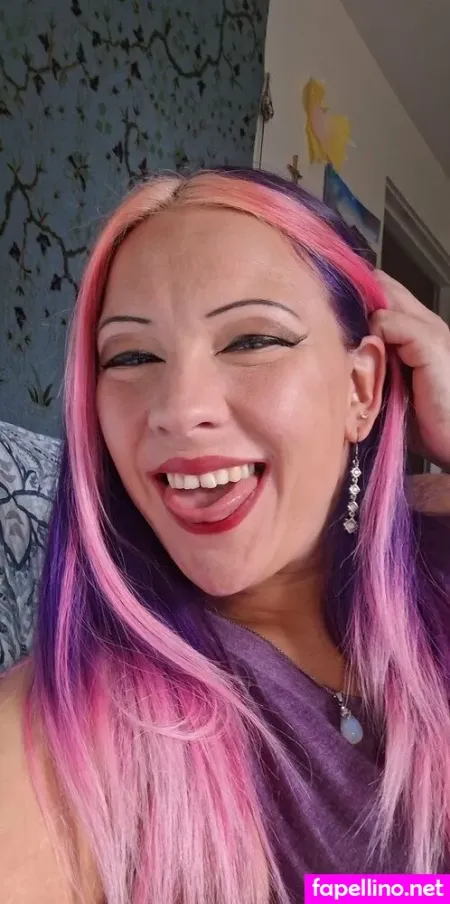 Phoebe69420 Main Profile Photo