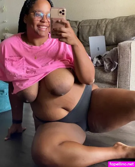 Phoebefarms925 OnlyFans Thumbnail #NAxsIRvwDc