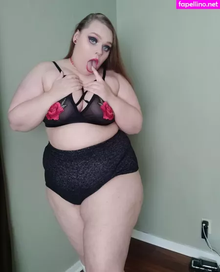 Phoebegoth OnlyFans Thumbnail #2pmGvX0PHq