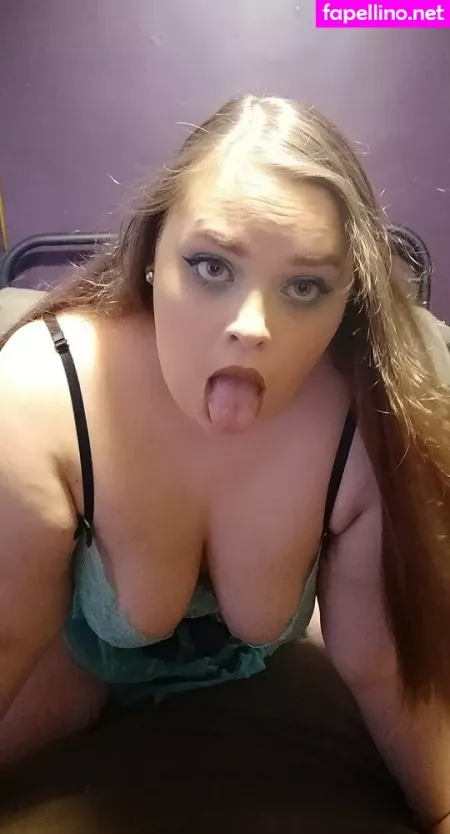 Phoebegoth OnlyFans Thumbnail #5J4fuVVUXI