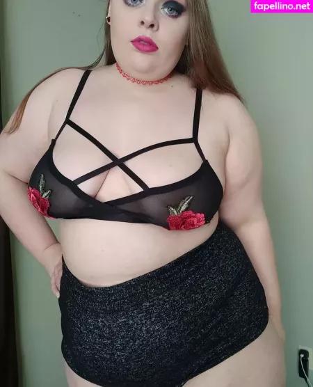 Phoebegoth OnlyFans Thumbnail #FgfGAkXo8V