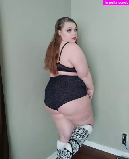 Phoebegoth OnlyFans Thumbnail #O1Sbx5Myq8