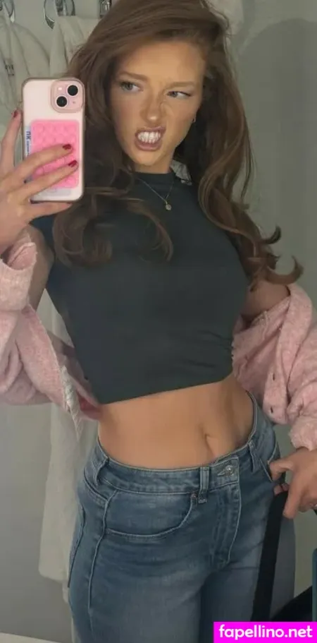 Phoebeisginger Main Profile Photo