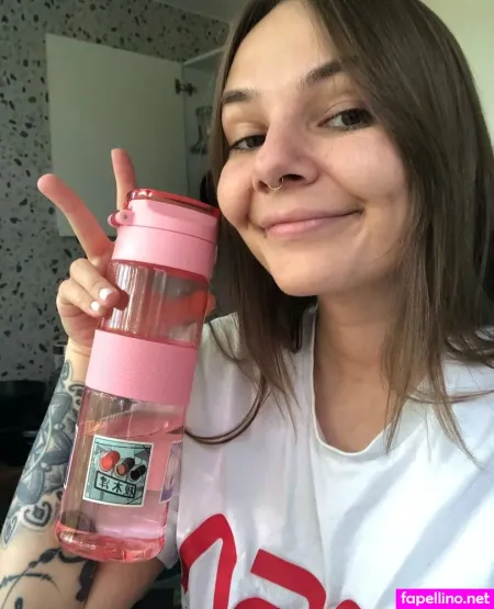 Phoebemillerfree Main Profile Photo