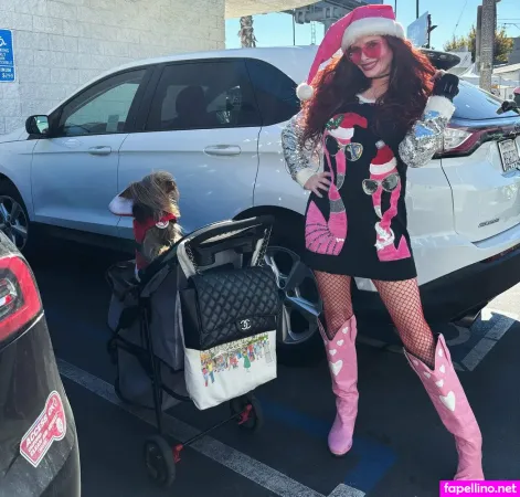 Phoebeprice OnlyFans Thumbnail #cBq8rQ1l3s