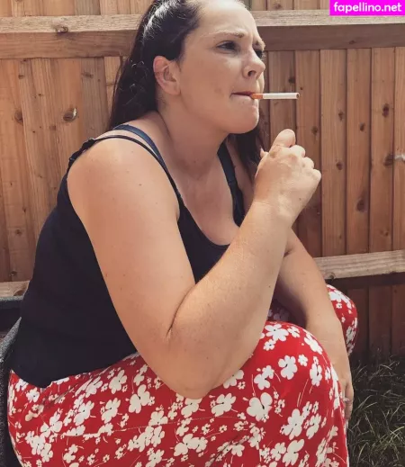 Phoebesmokes OnlyFans Thumbnail #1jypNNcWKU