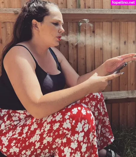 Phoebesmokes OnlyFans Thumbnail #M4tyTzTxOv