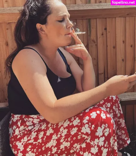 Phoebesmokes OnlyFans Thumbnail #axewjg95E7