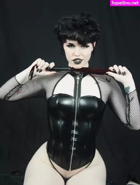 Phoenfatale OnlyFans Thumbnail #BQPEfqx4MA