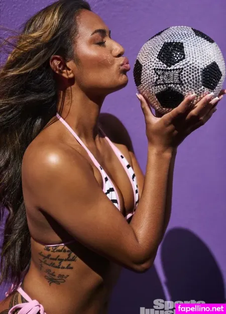 Phoenix Miranda OnlyFans Thumbnail #VB7evqpXyC