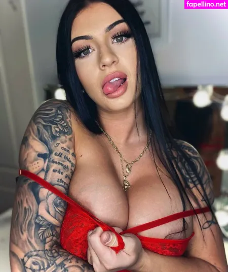 Phoenixivyy OnlyFans Thumbnail #hxtmTvVj7q