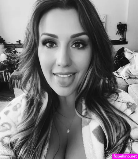 Phoenixmoon OnlyFans Thumbnail #2fdxe5Kffs