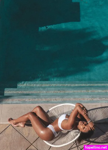 Phoenixskye OnlyFans Thumbnail #MCPRboWZGu